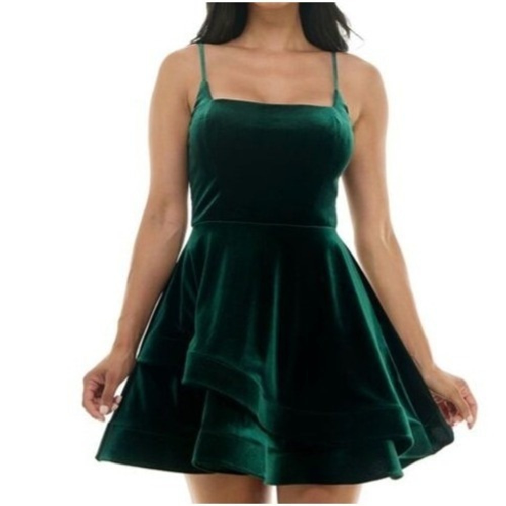B Darlin Velvet Layered Asymmetric Fit Flare Hunter Green Dress Juniors 9/10 NWT